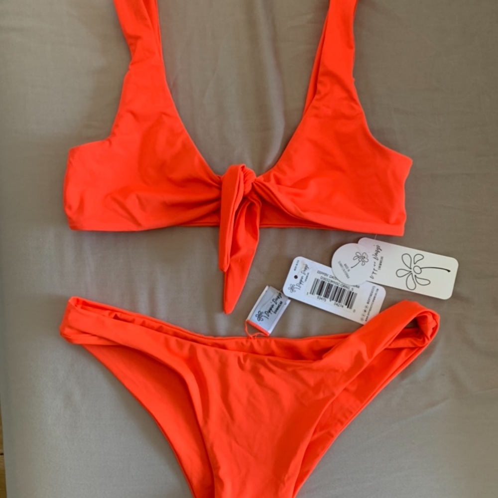 NWT Dippin’ Daisy’s Bikini Set